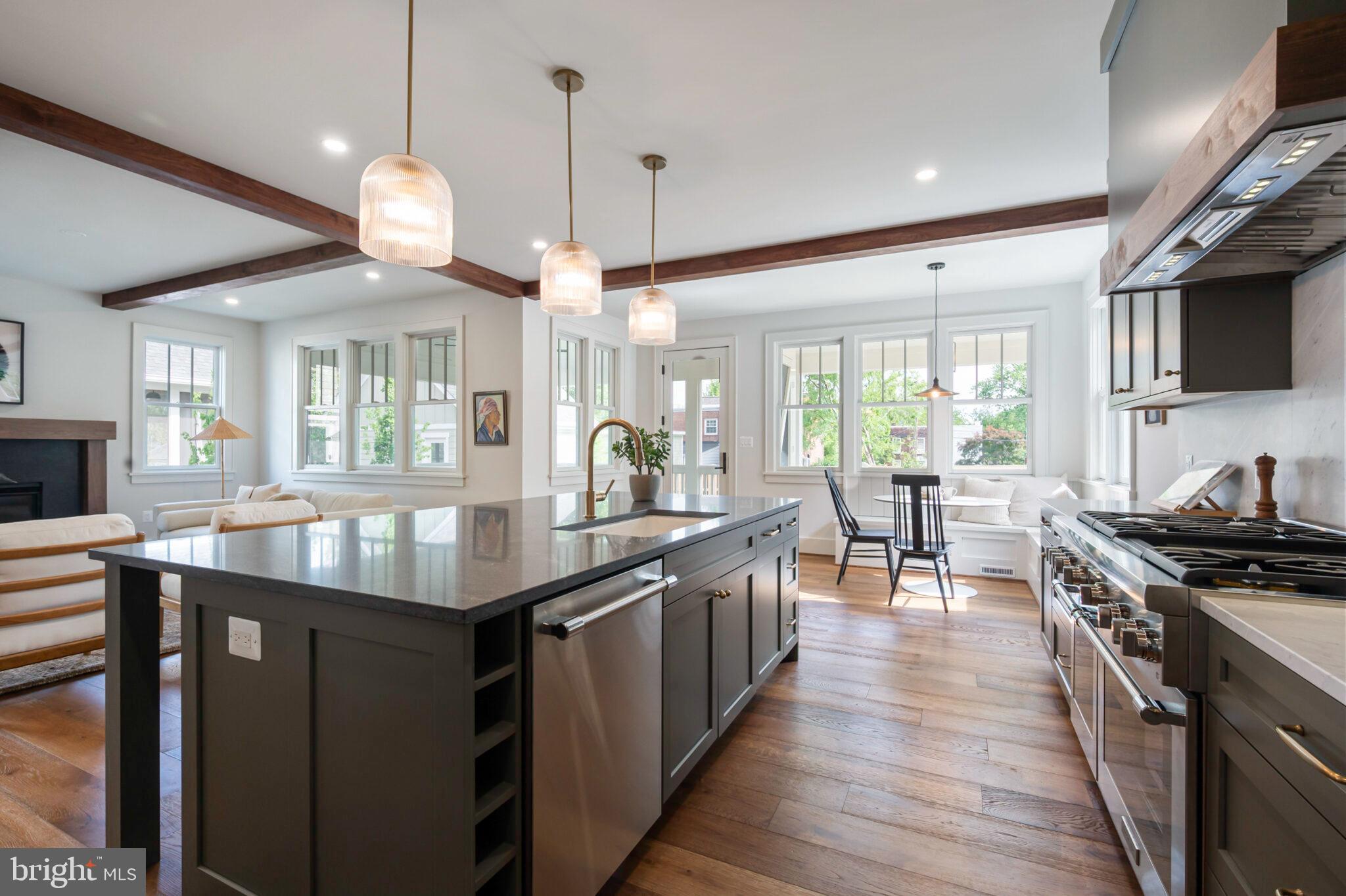 315 E Howell Ave