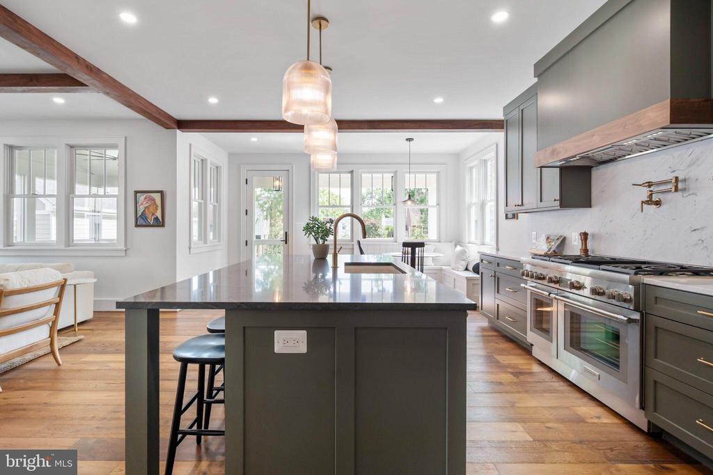 315 E Howell Ave