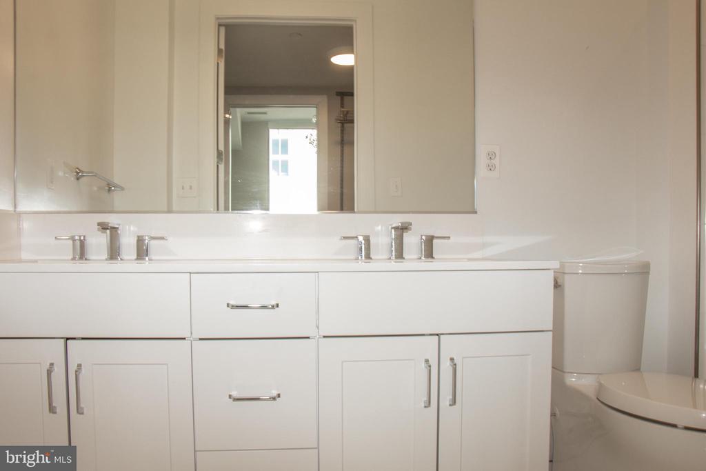 801 N FAIRFAX ST #410