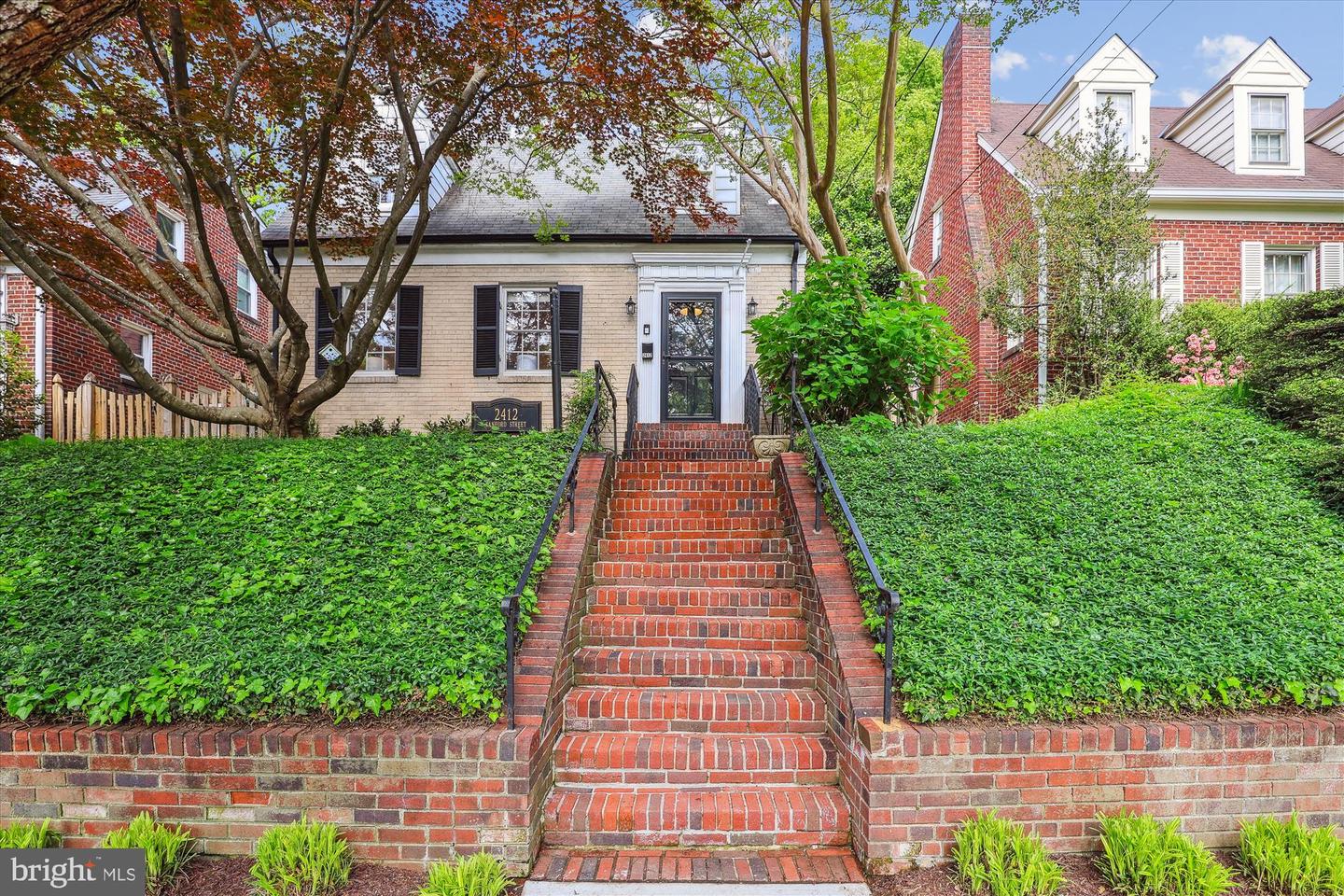 2412 Sanford St