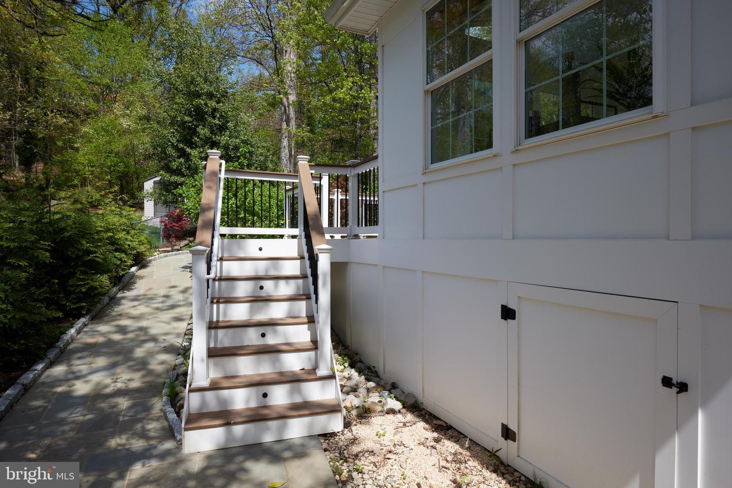 4709 Peacock Ave