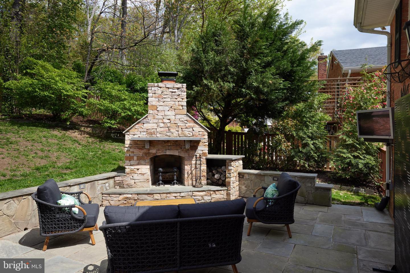 4709 Peacock Ave