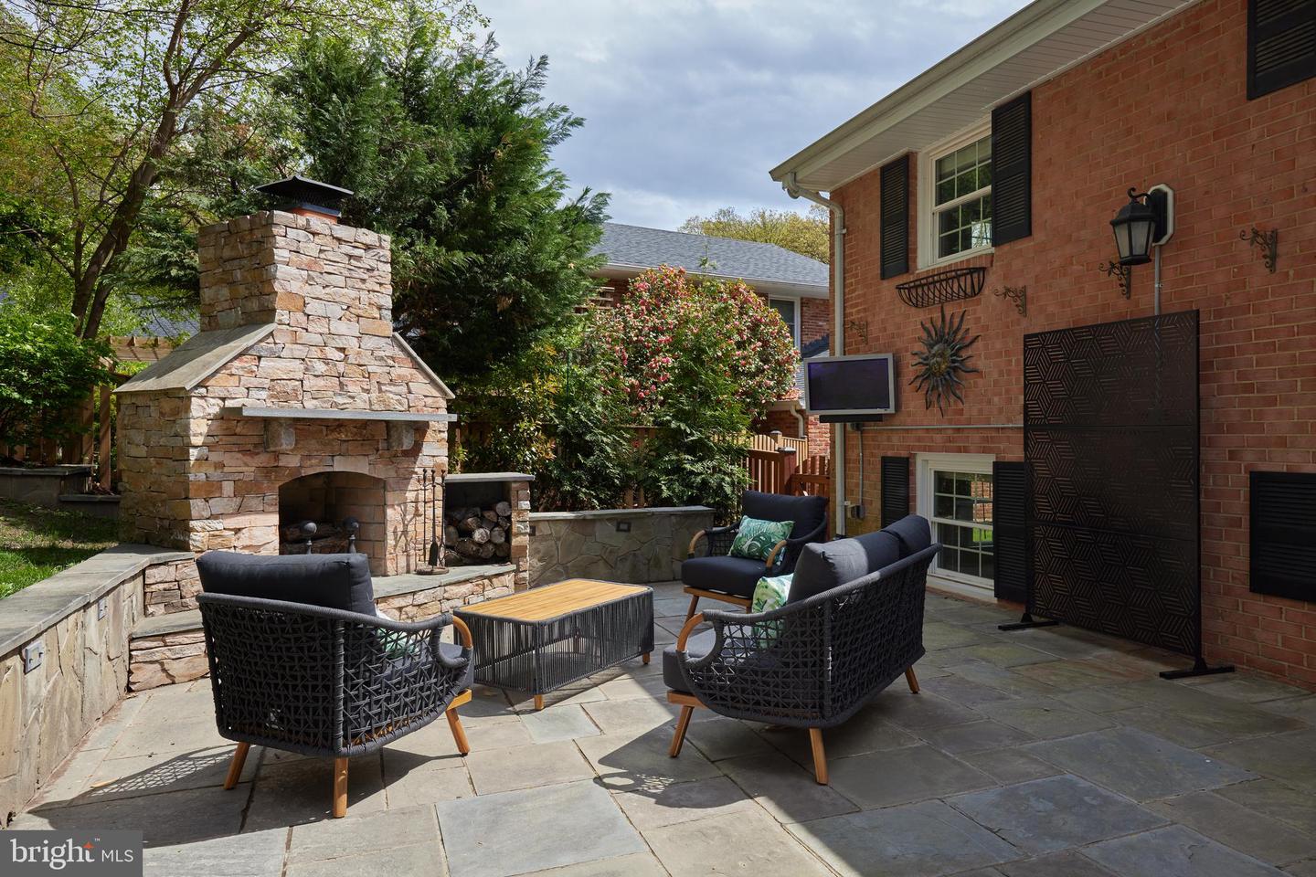 4709 Peacock Ave