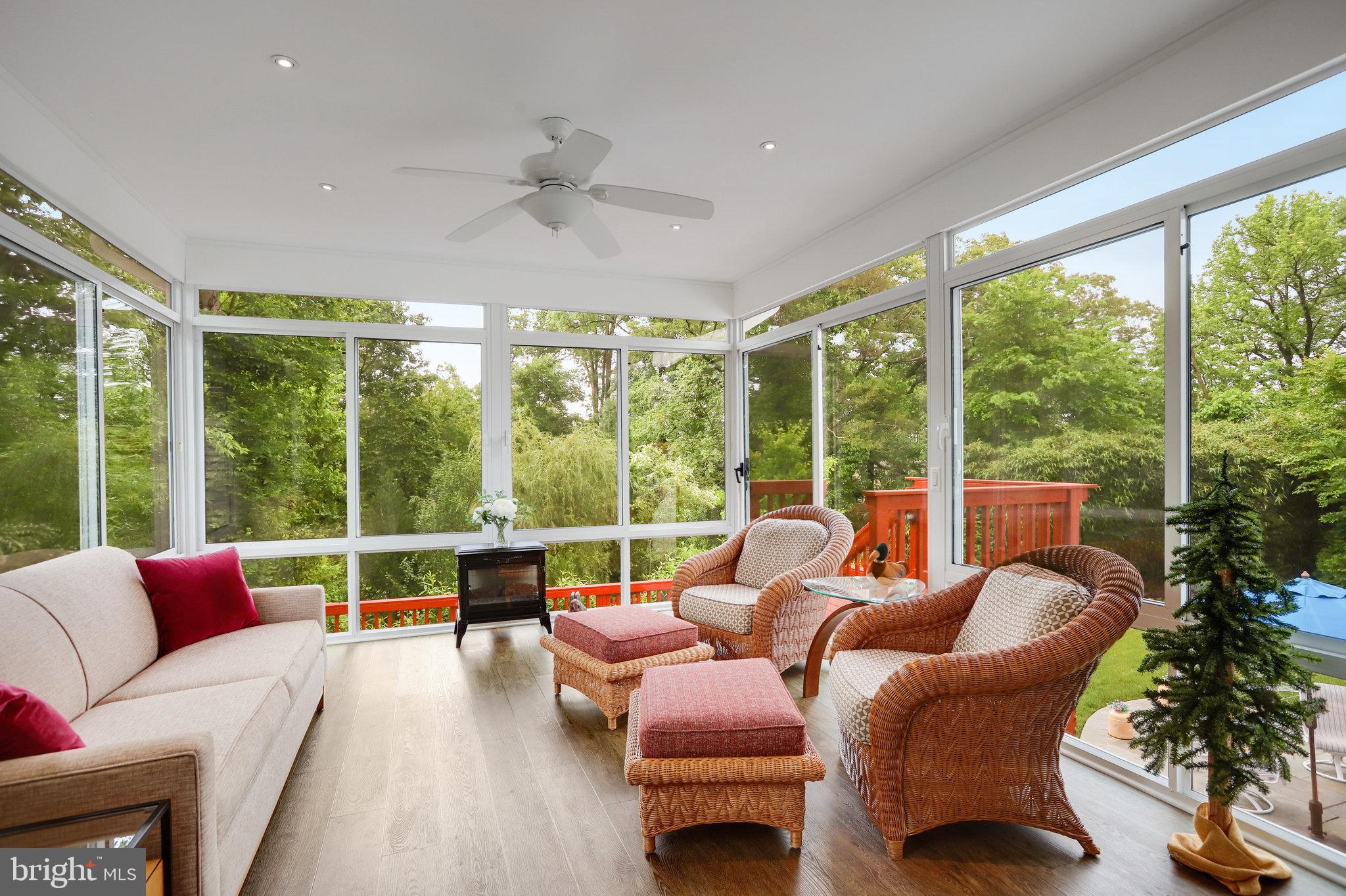 4004 Featherstone Pl