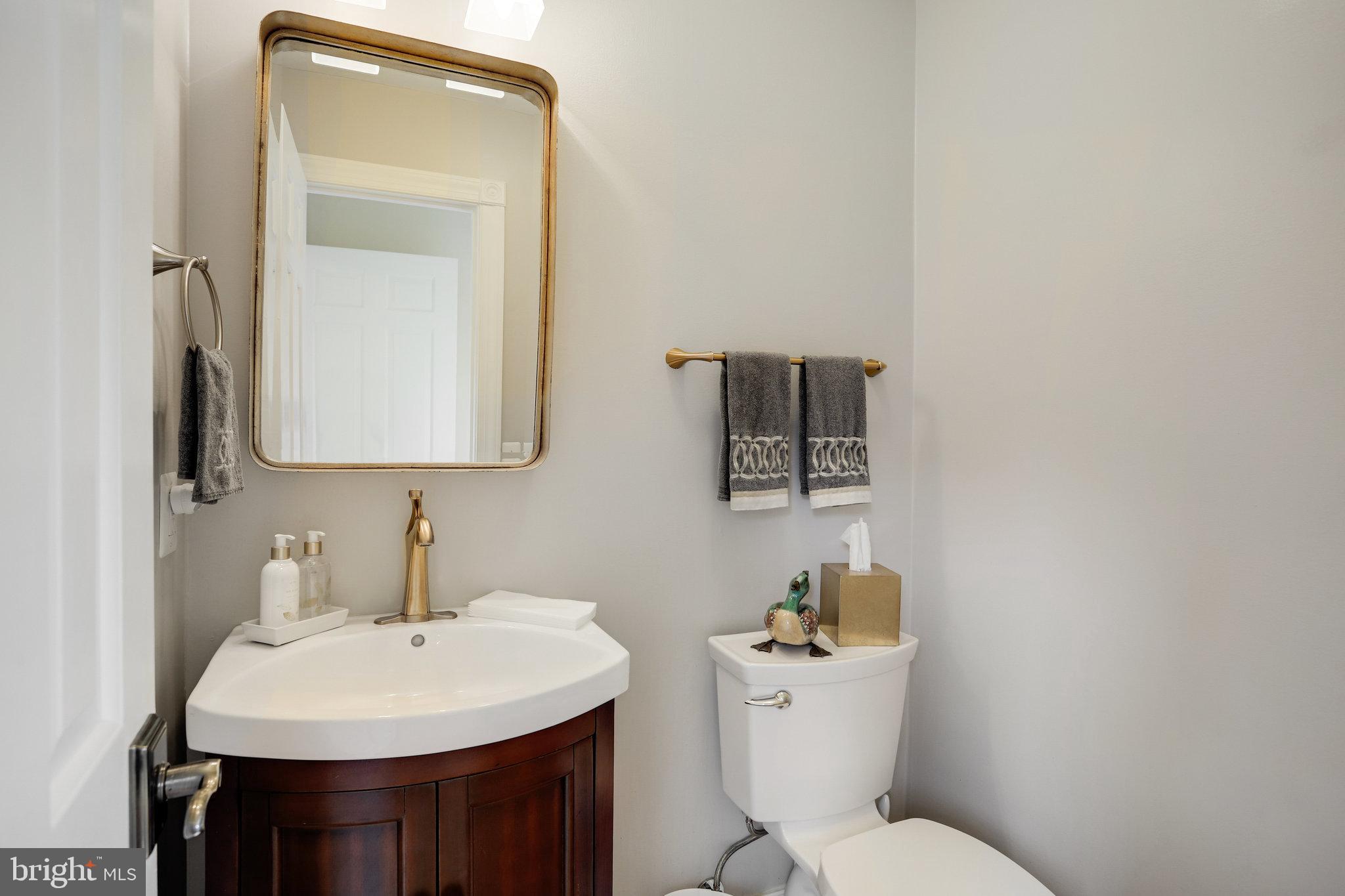 4004 Featherstone Pl