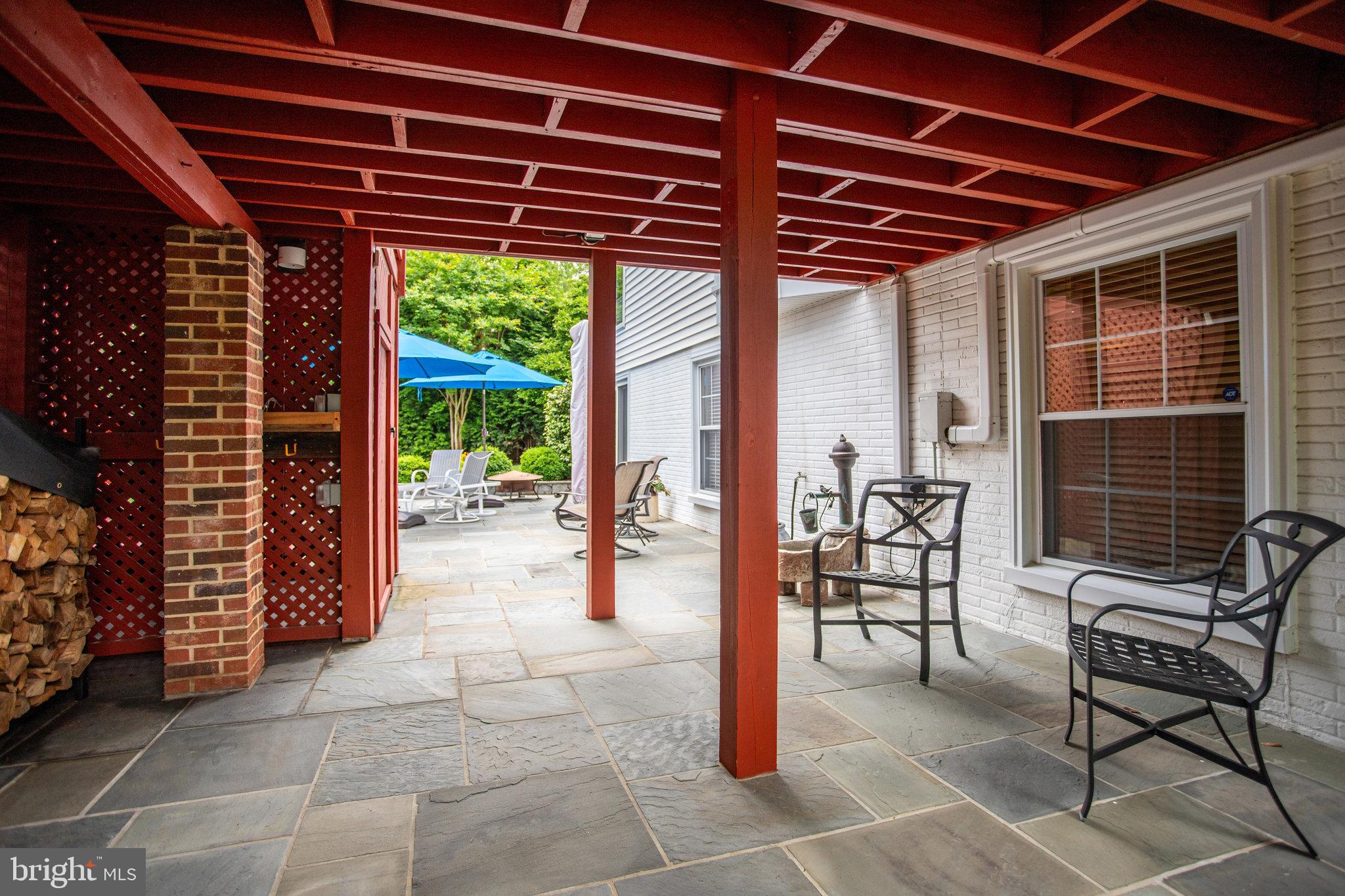 4004 Featherstone Pl