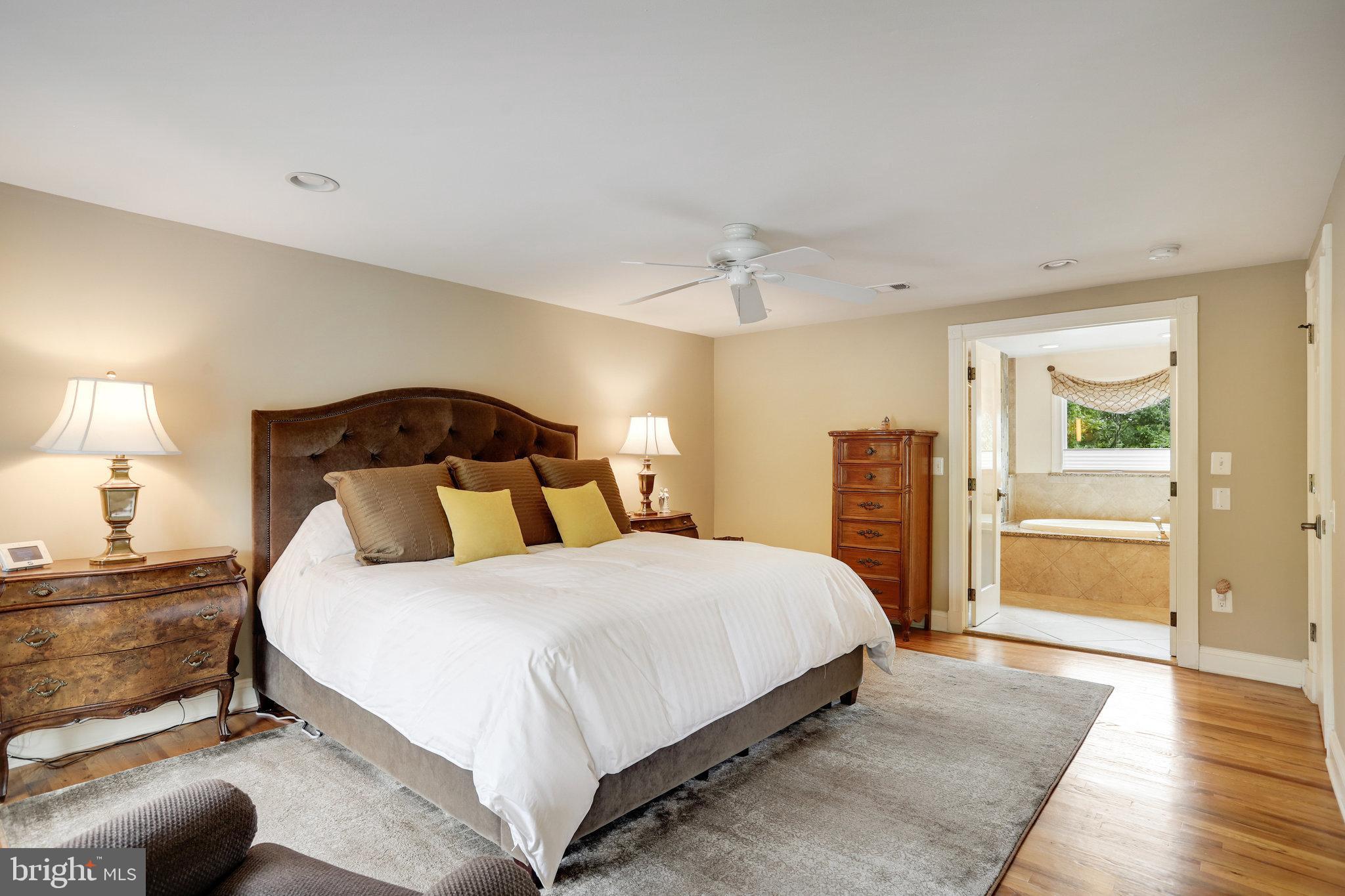 4004 Featherstone Pl