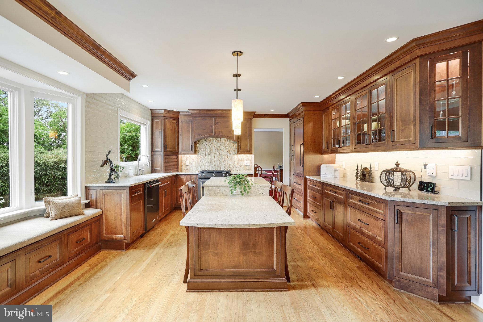 4004 Featherstone Pl