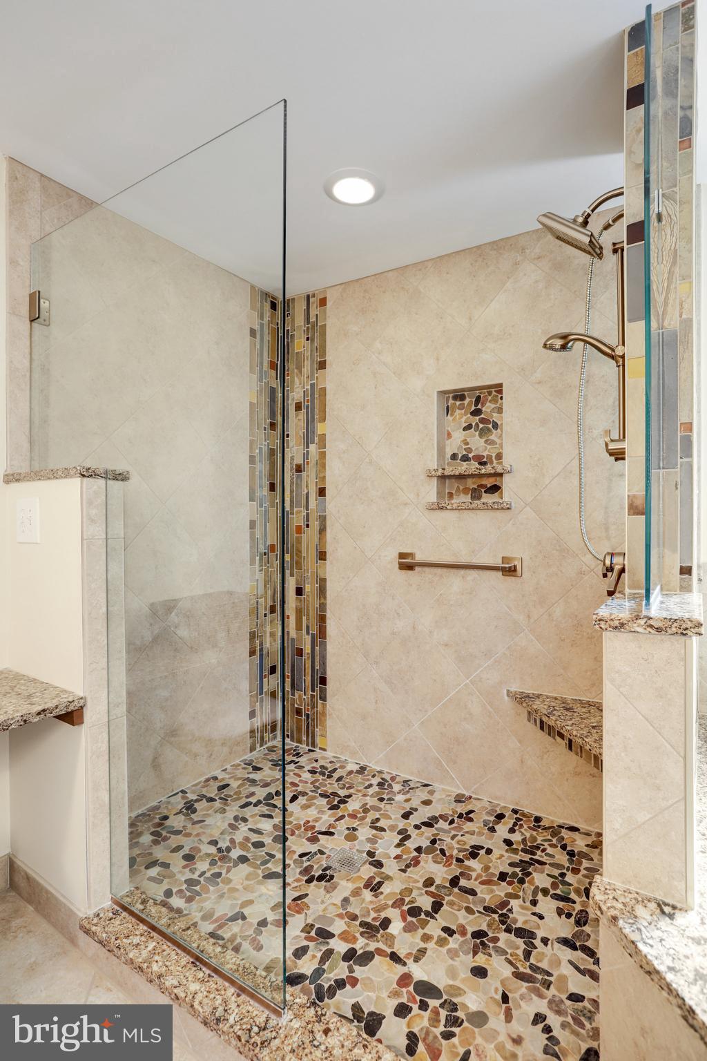 4004 Featherstone Pl