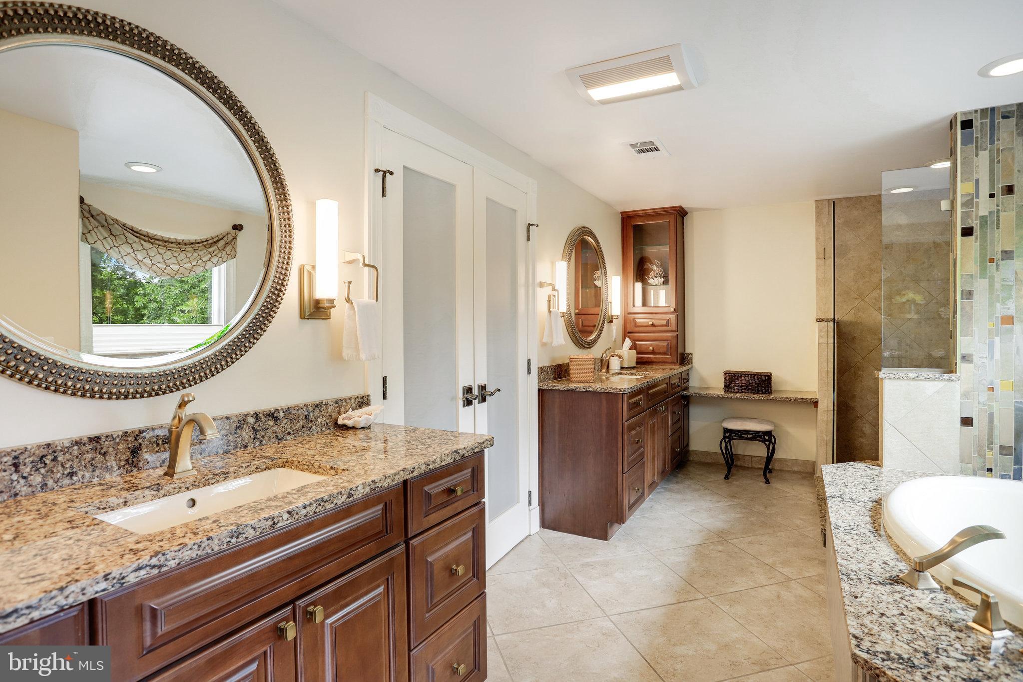 4004 Featherstone Pl