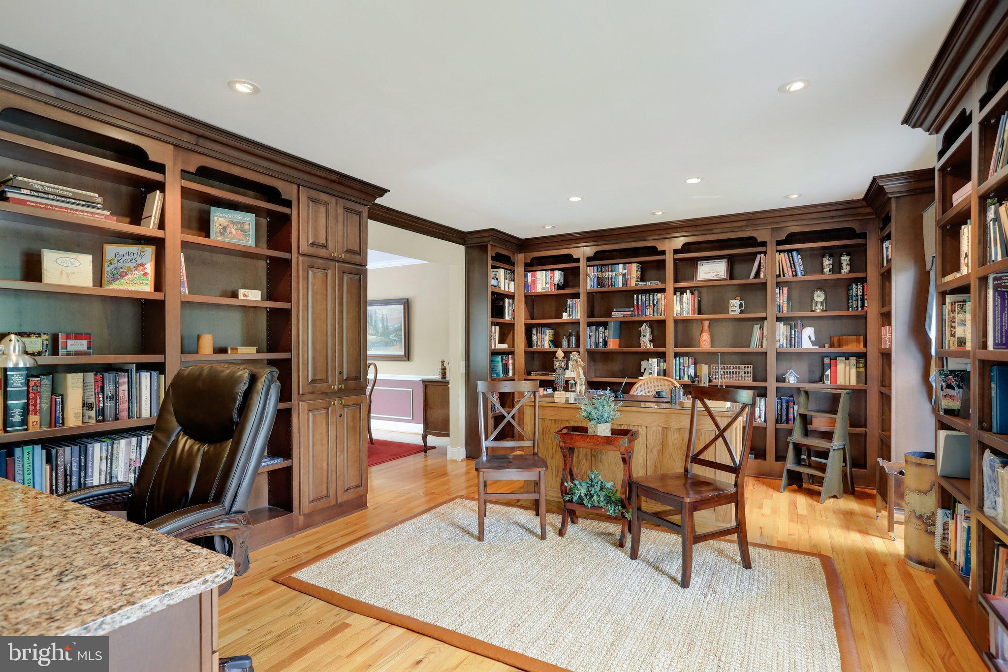 4004 Featherstone Pl