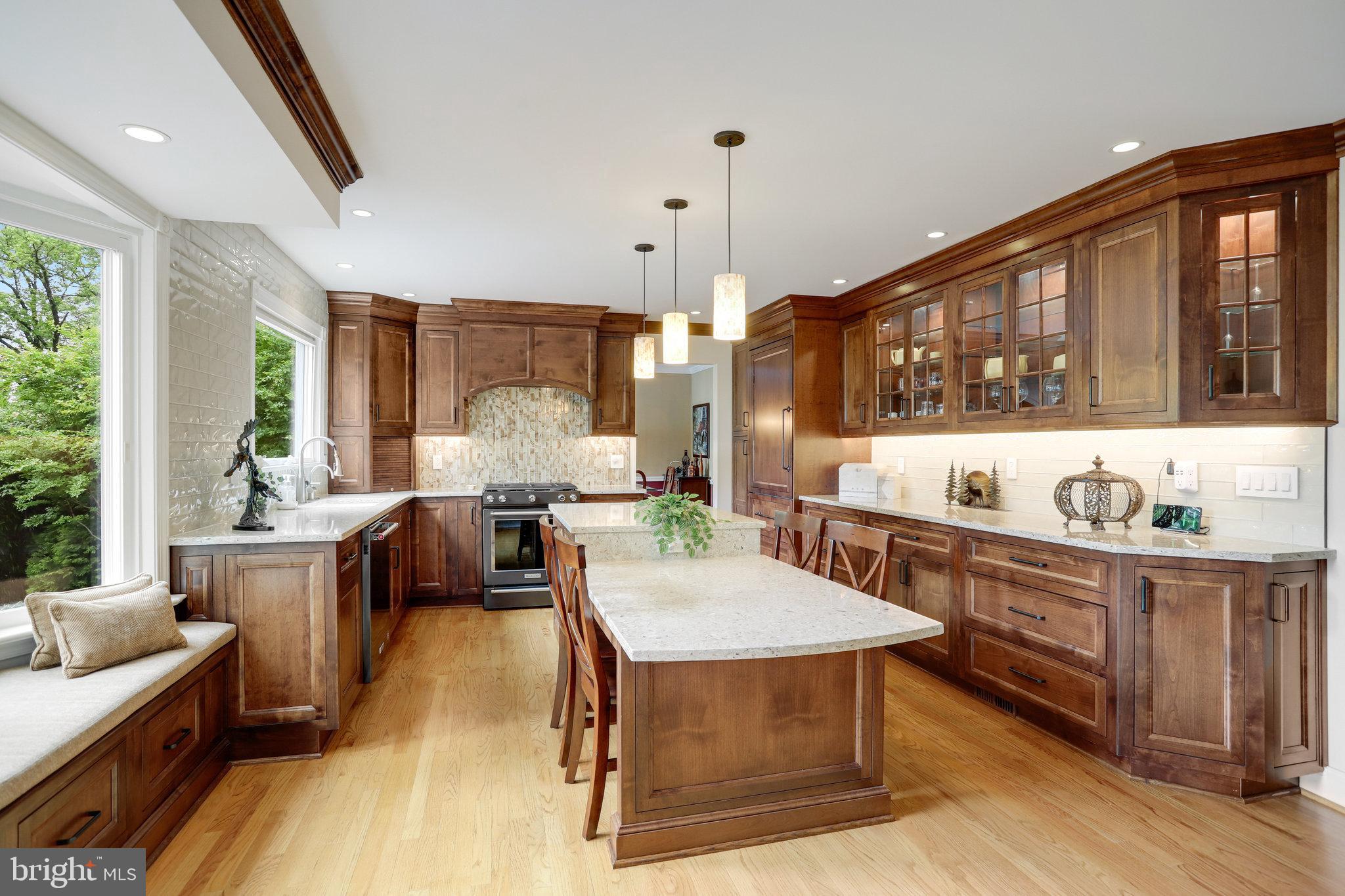 4004 Featherstone Pl