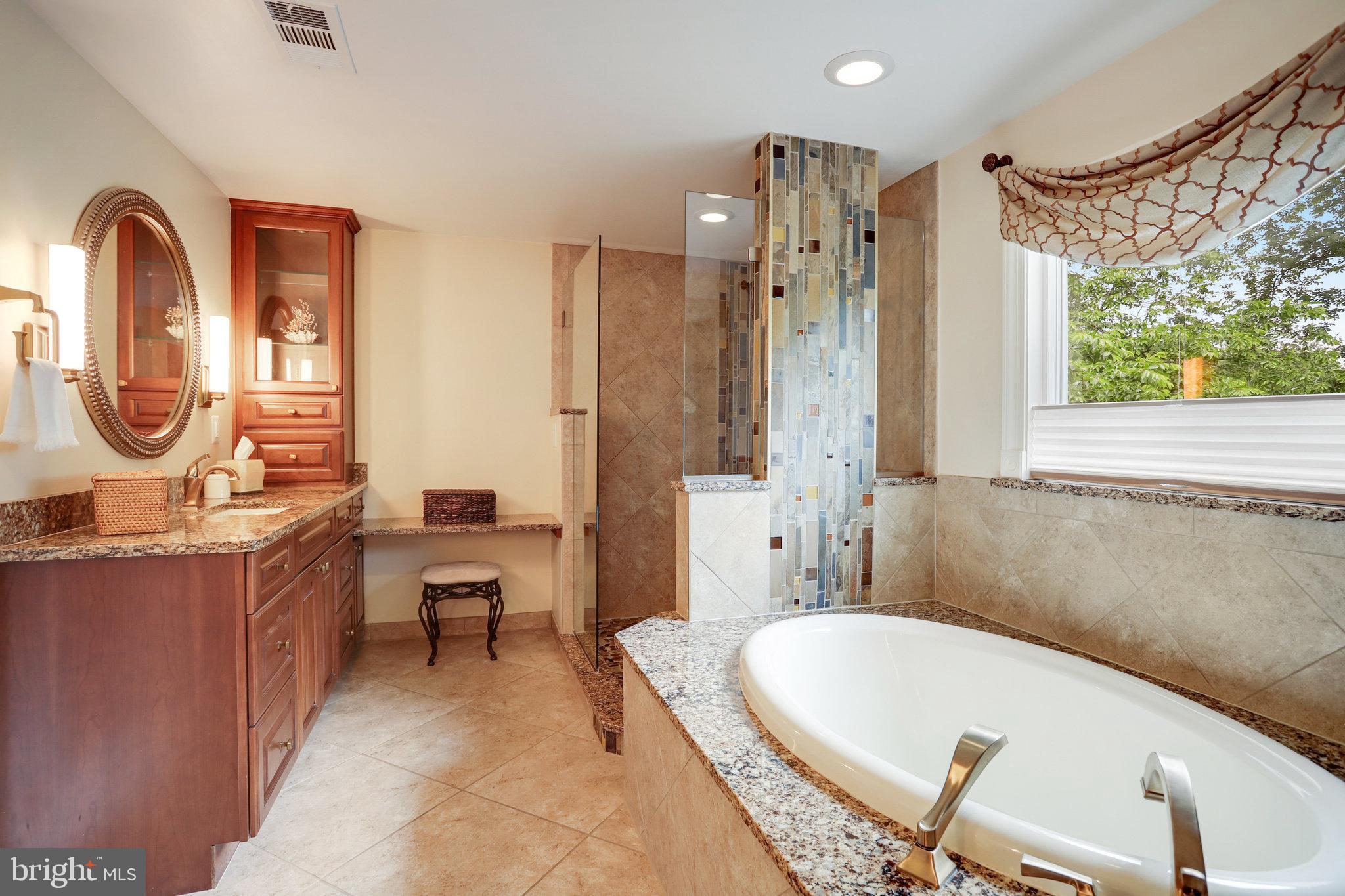 4004 Featherstone Pl