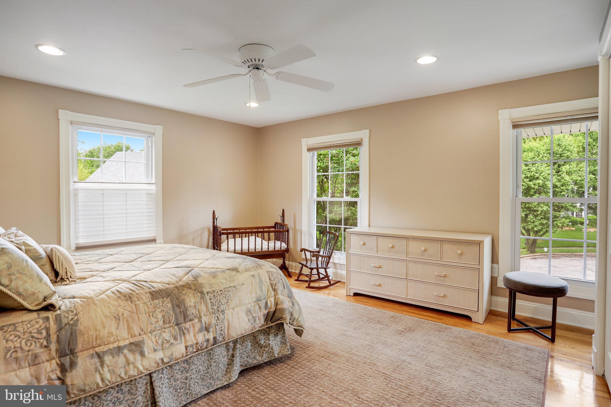 4004 Featherstone Pl