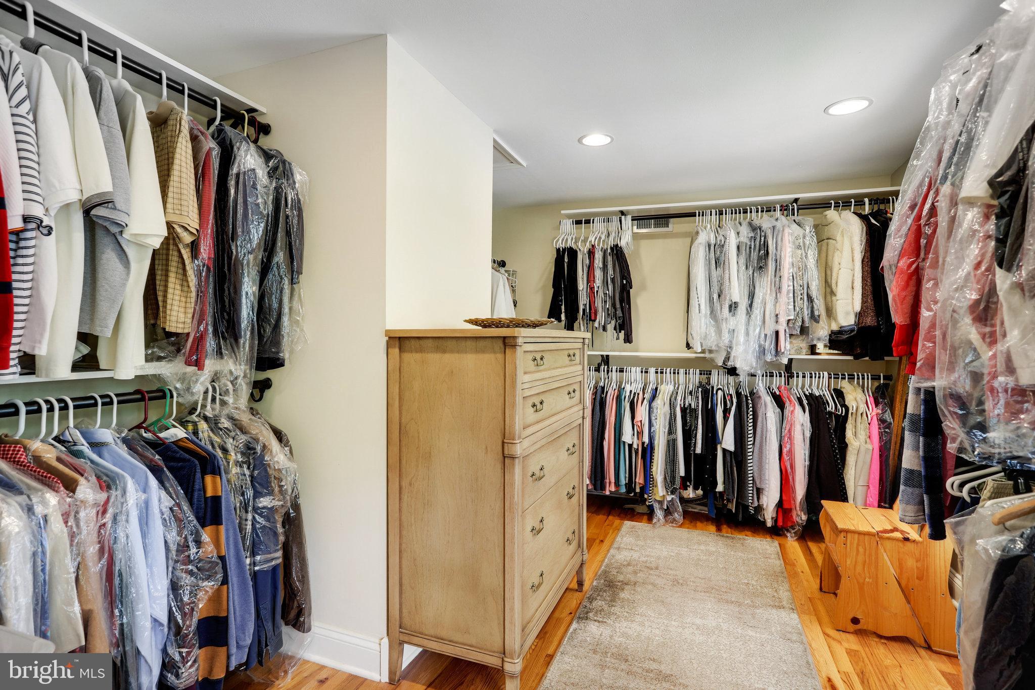 4004 Featherstone Pl