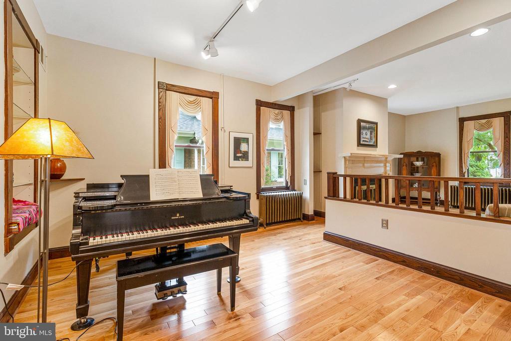 17 Cedar St