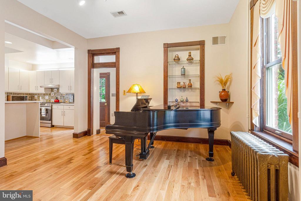 17 Cedar St