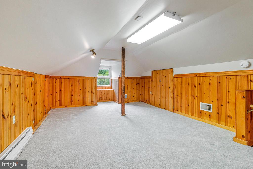 17 Cedar St