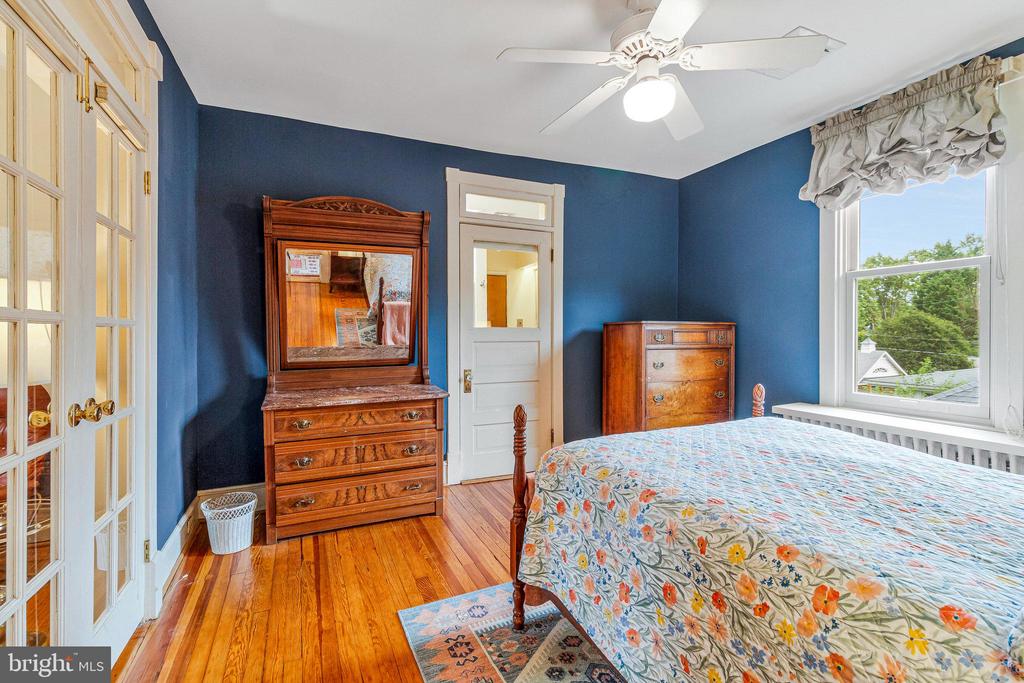 17 Cedar St