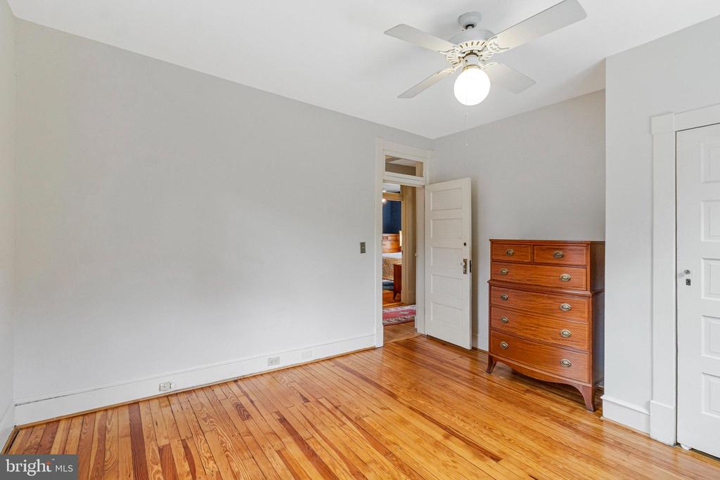 17 Cedar St