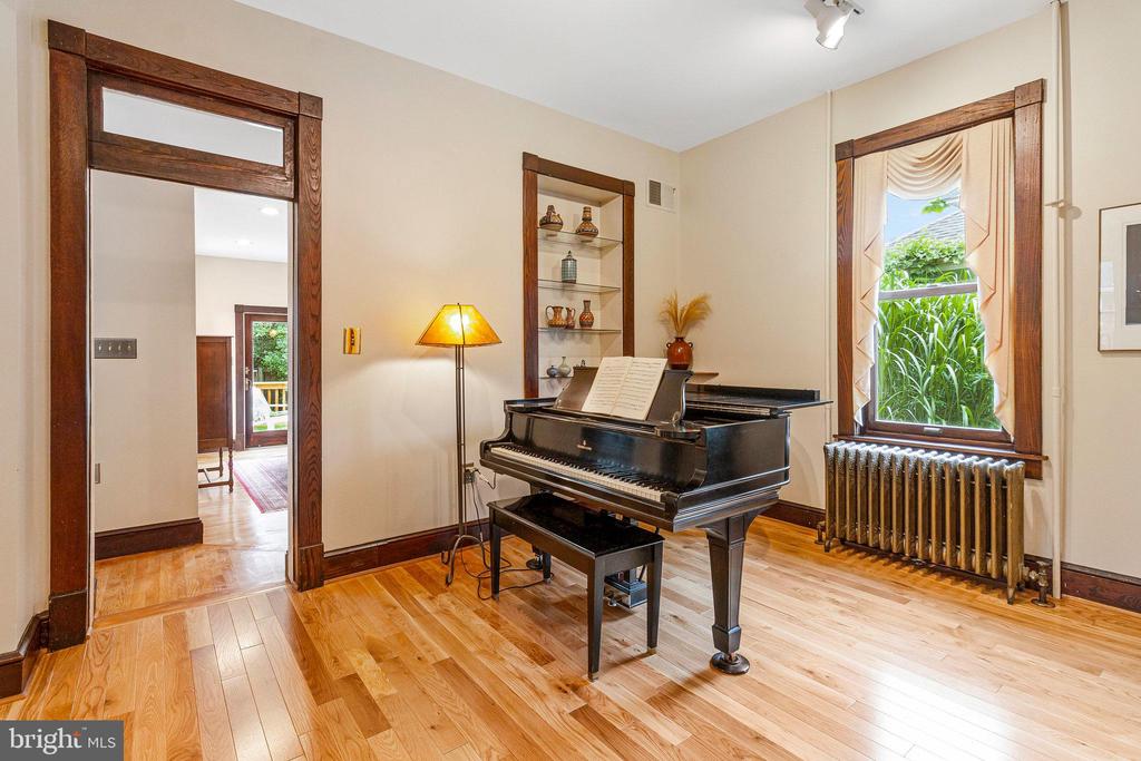 17 Cedar St