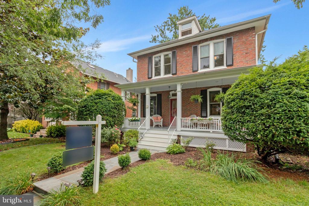 17 Cedar St