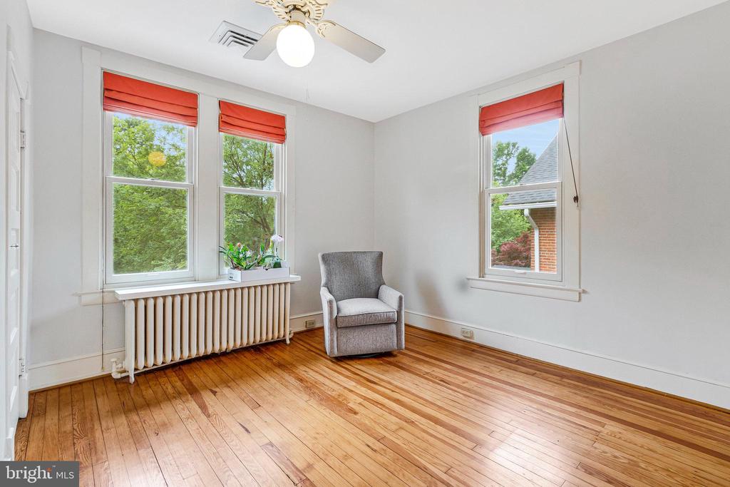 17 Cedar St