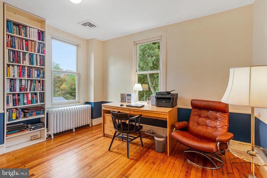 17 Cedar St