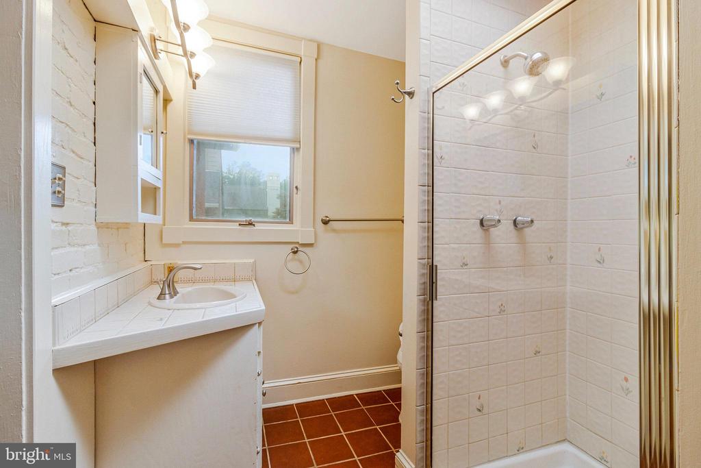 17 Cedar St
