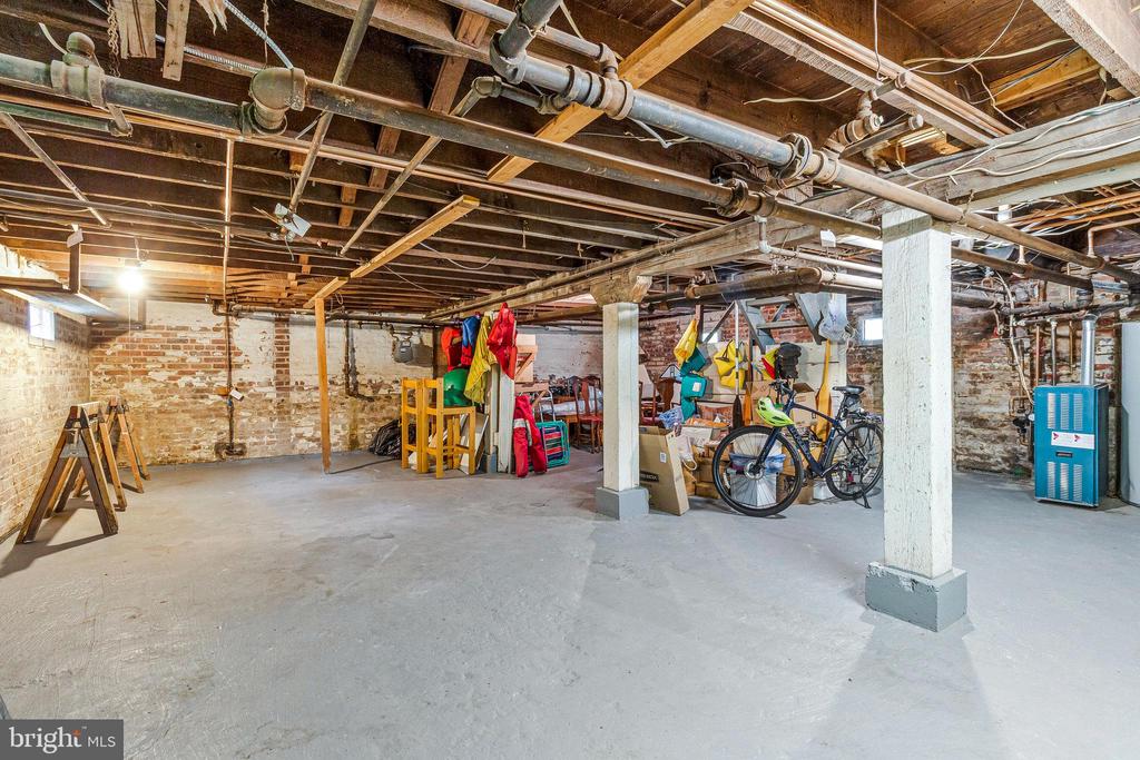 17 Cedar St