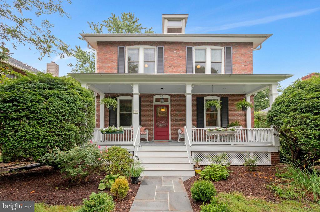 17 Cedar St