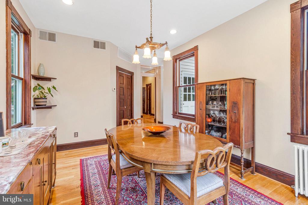 17 Cedar St