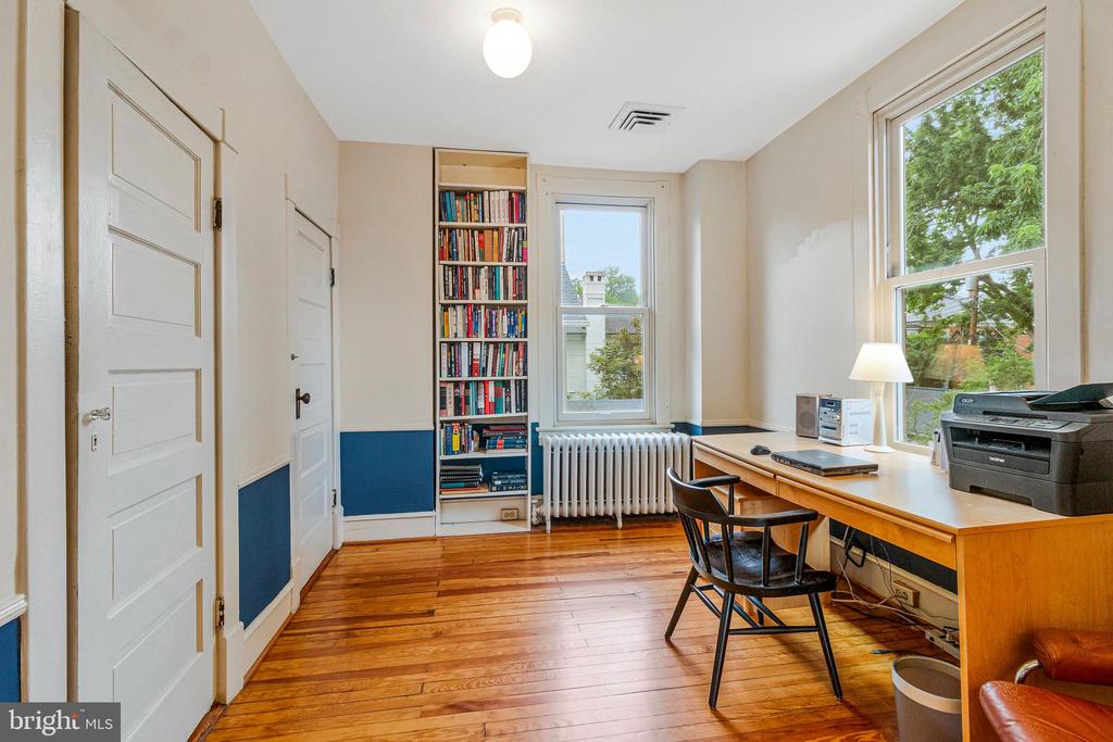 17 Cedar St