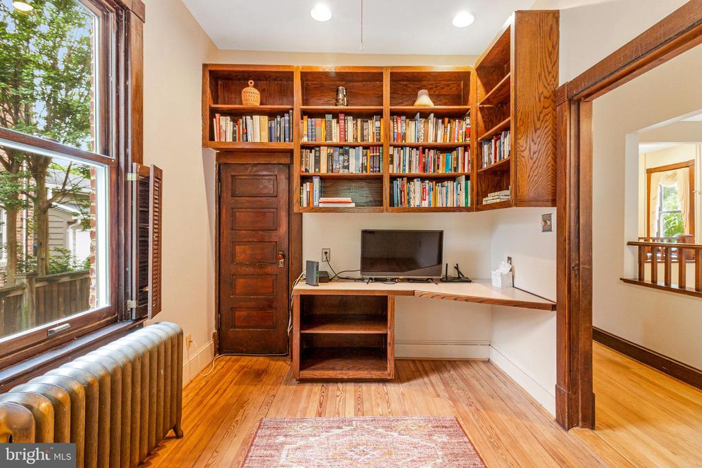 17 Cedar St