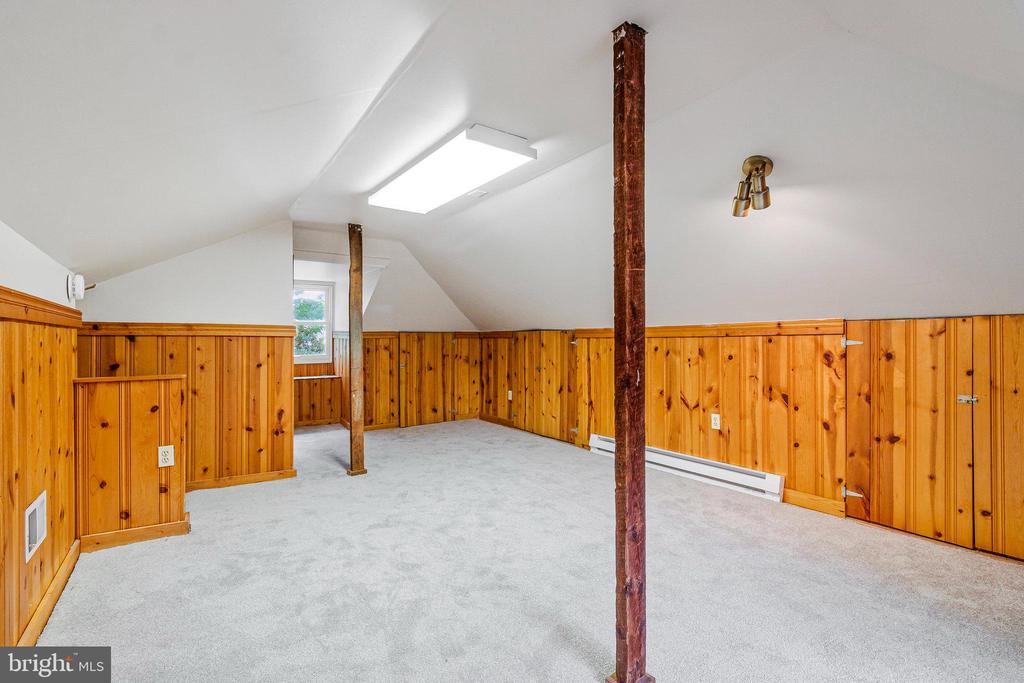 17 Cedar St