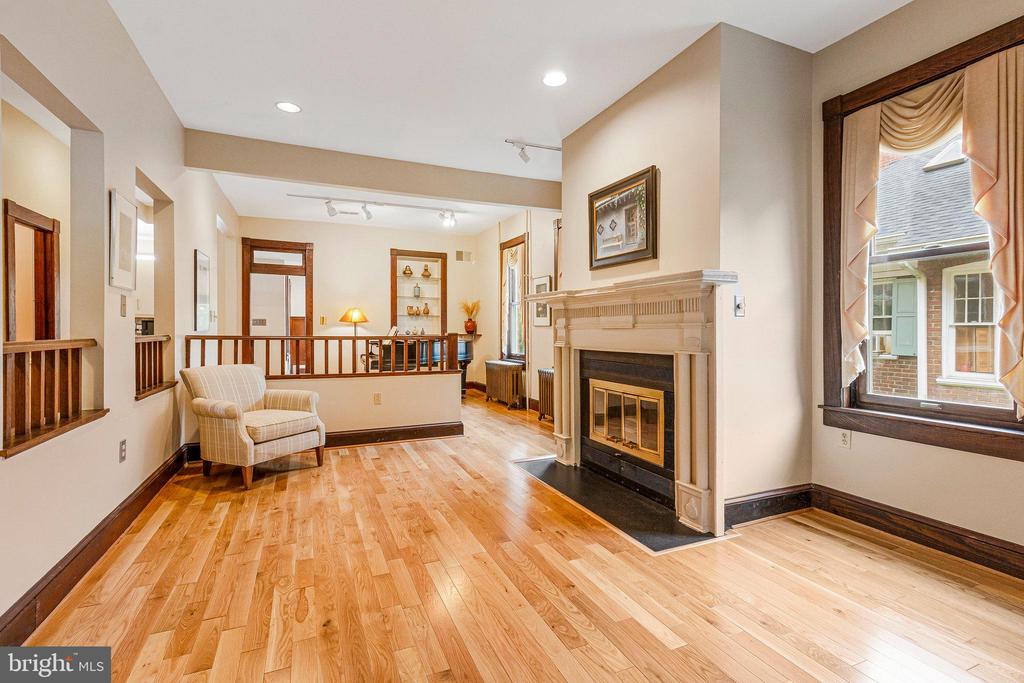 17 Cedar St