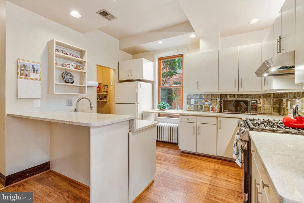 17 Cedar St