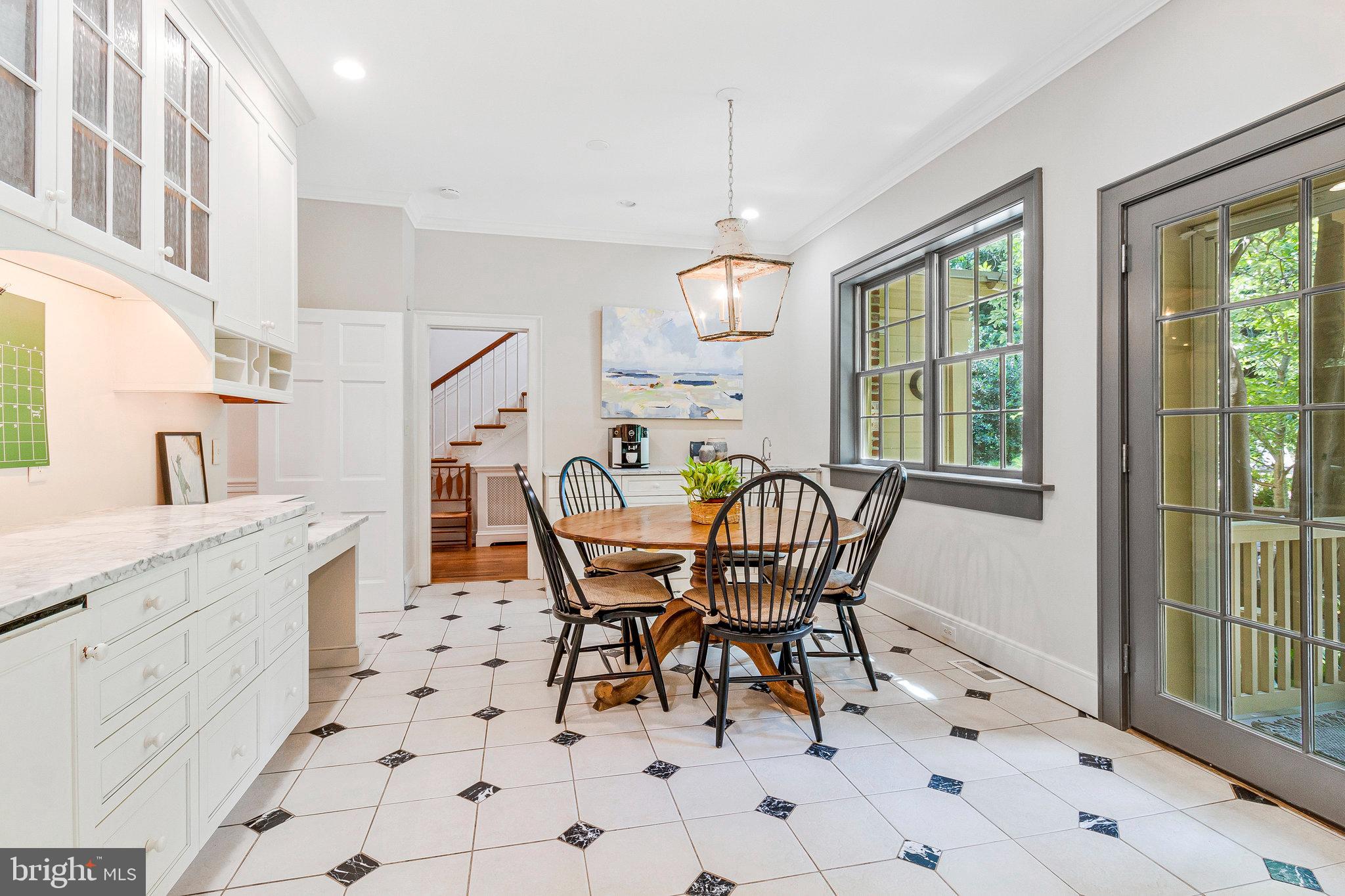 412 N View Ter