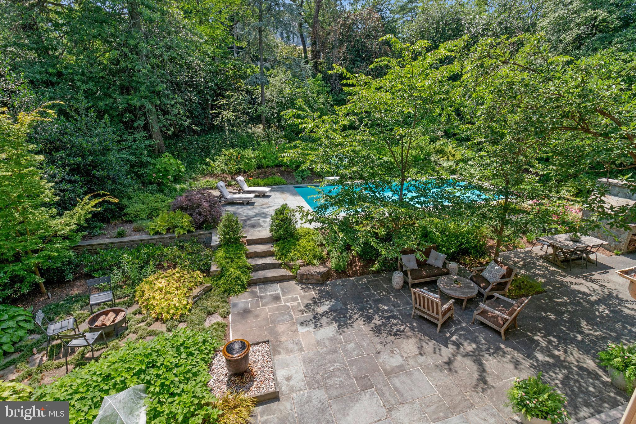 412 N View Ter