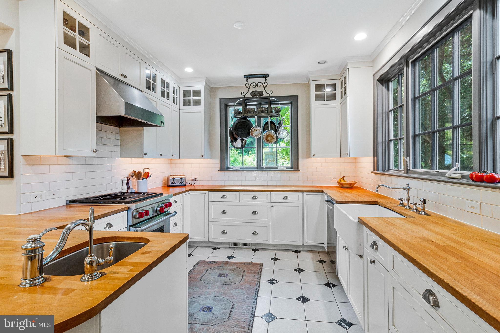412 N View Ter