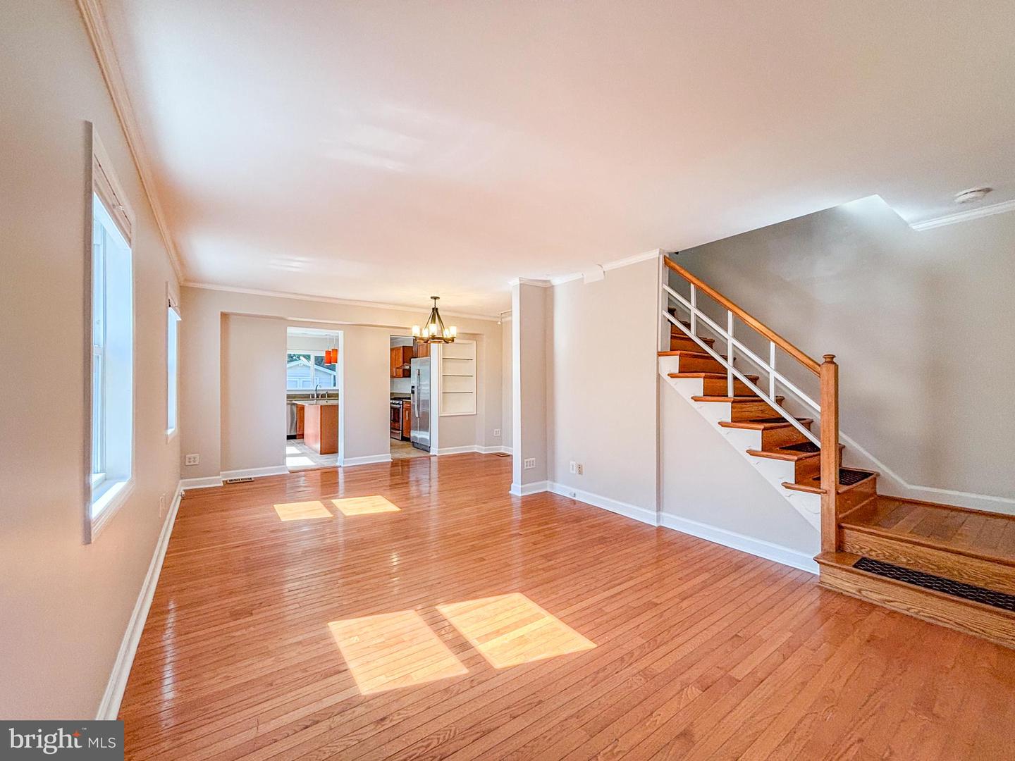 425 LAVERNE AVE