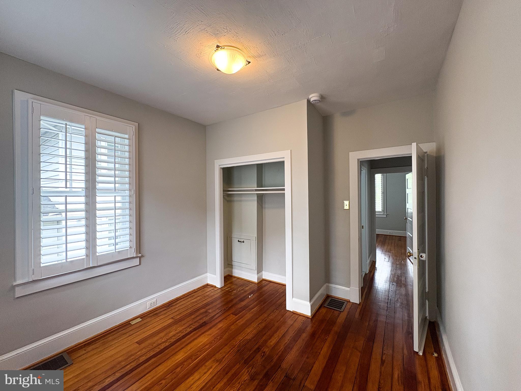 27 W WYATT AVE