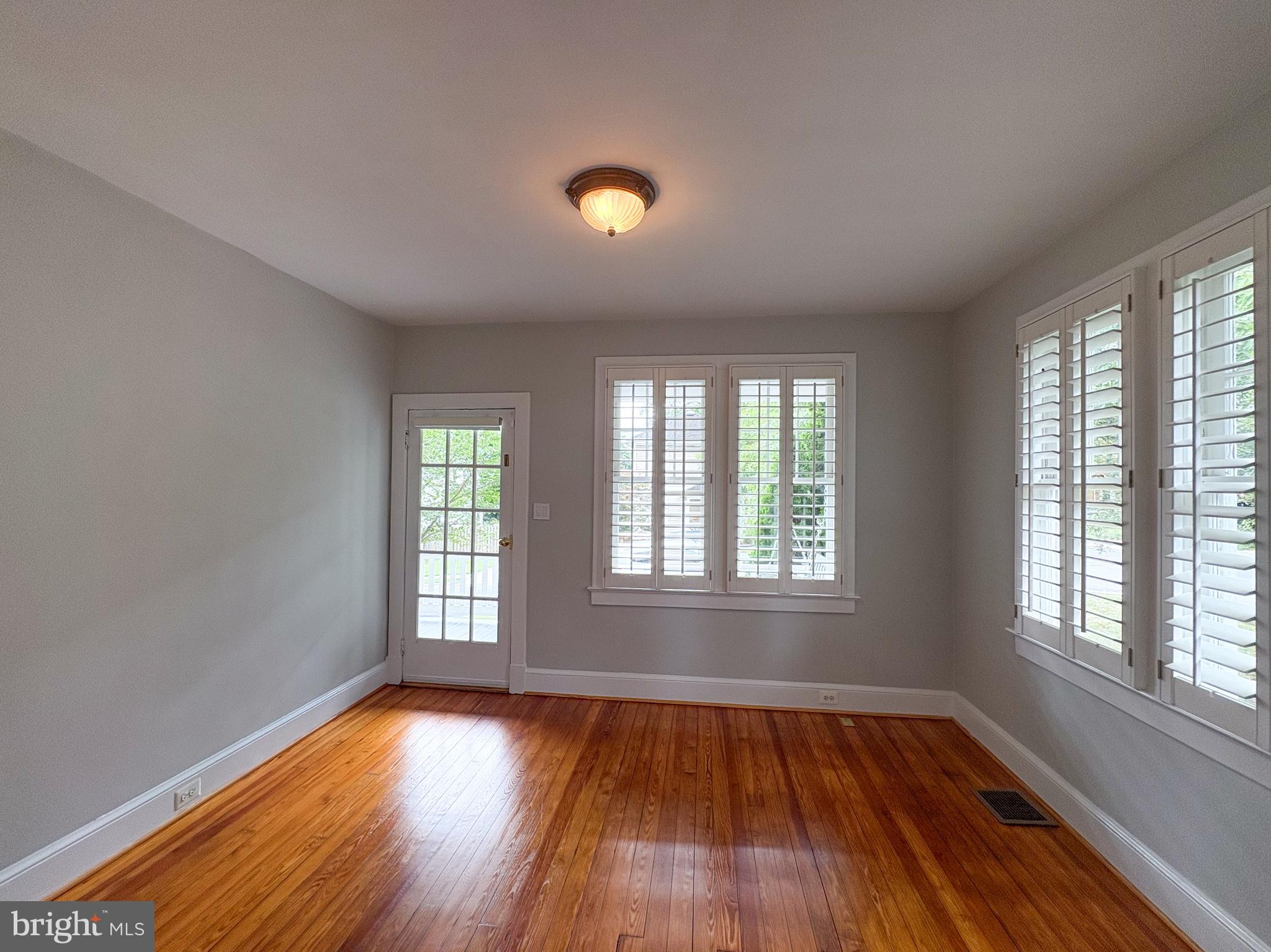 27 W WYATT AVE