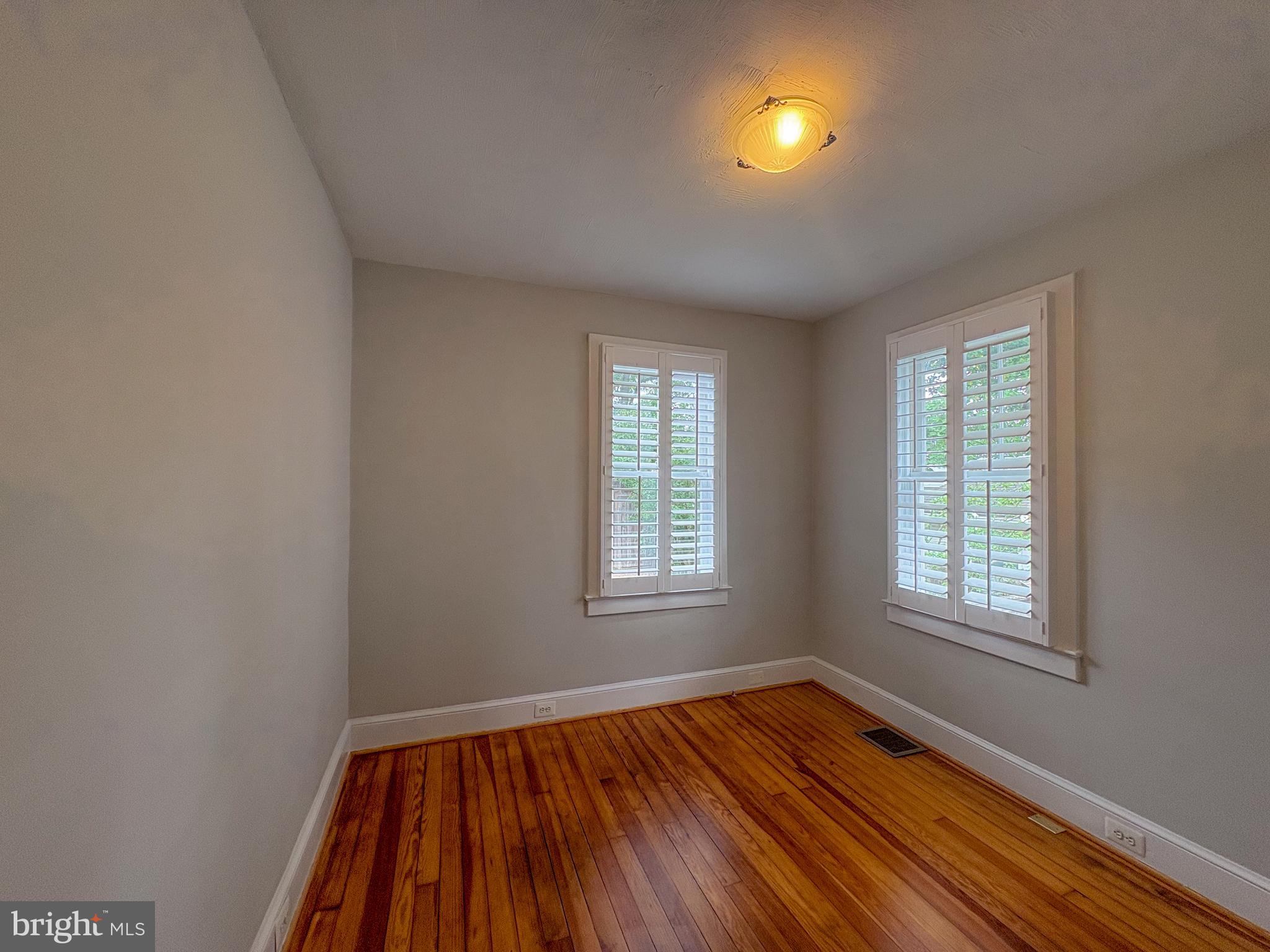 27 W WYATT AVE