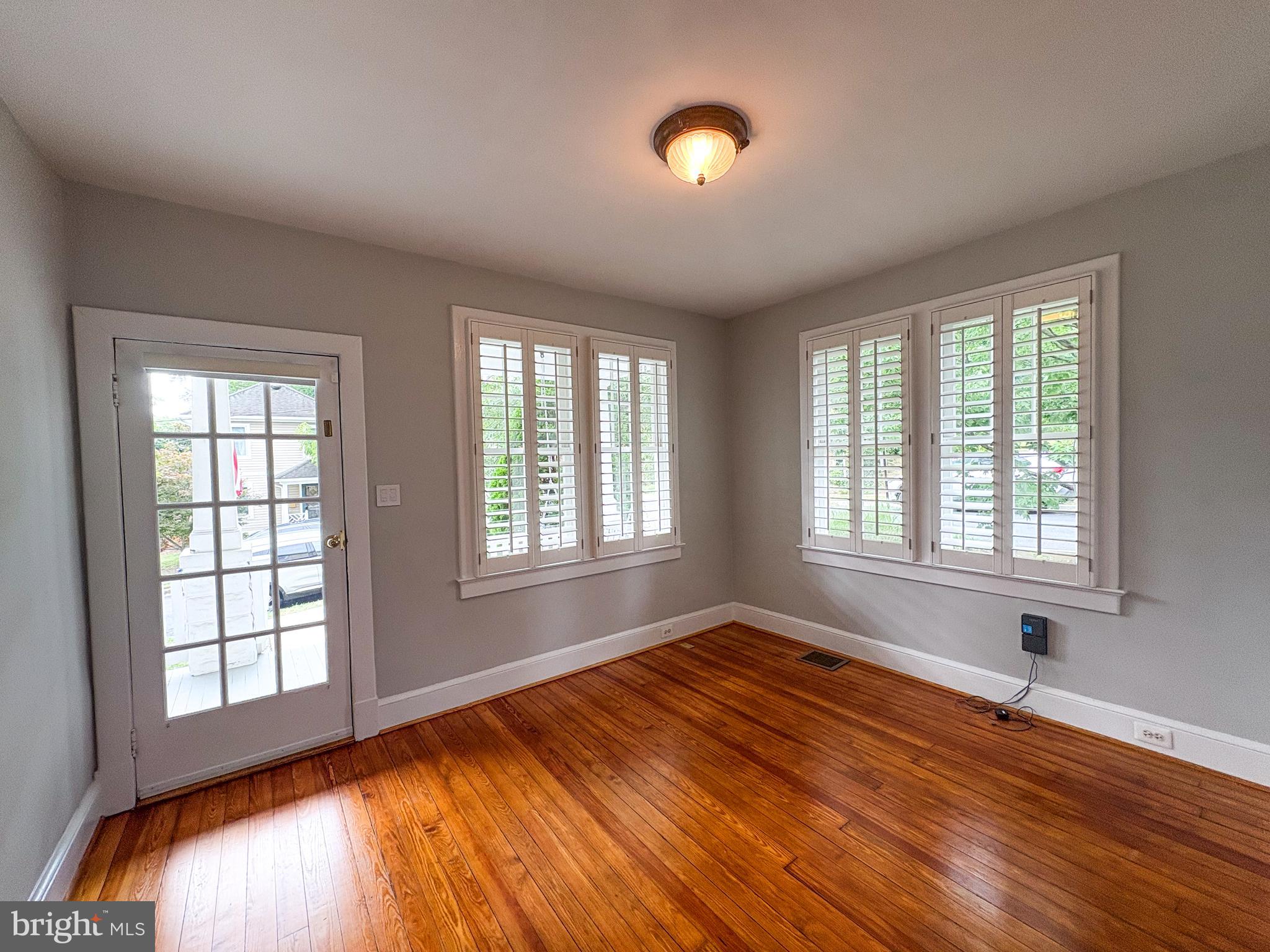 27 W WYATT AVE