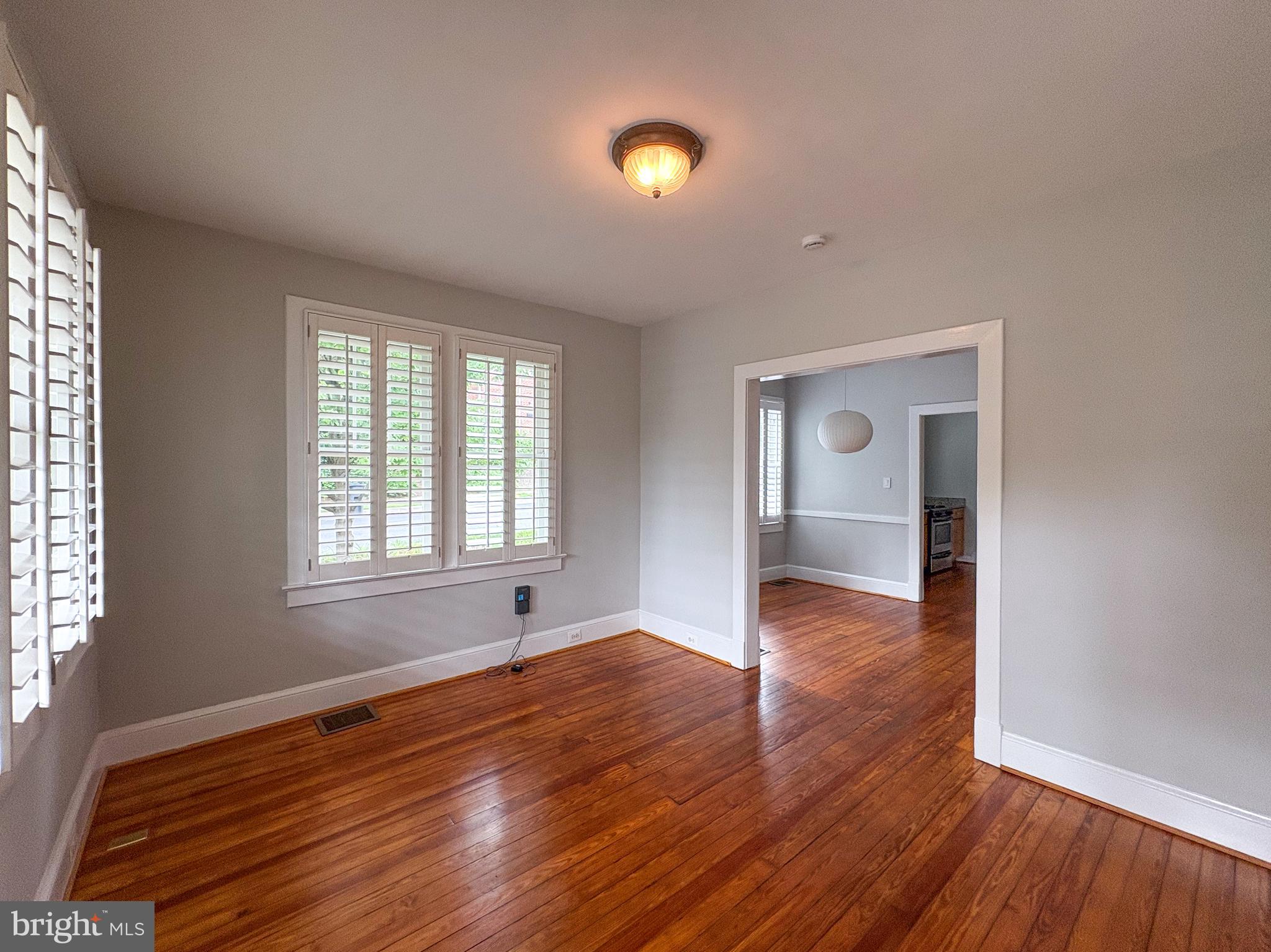 27 W WYATT AVE