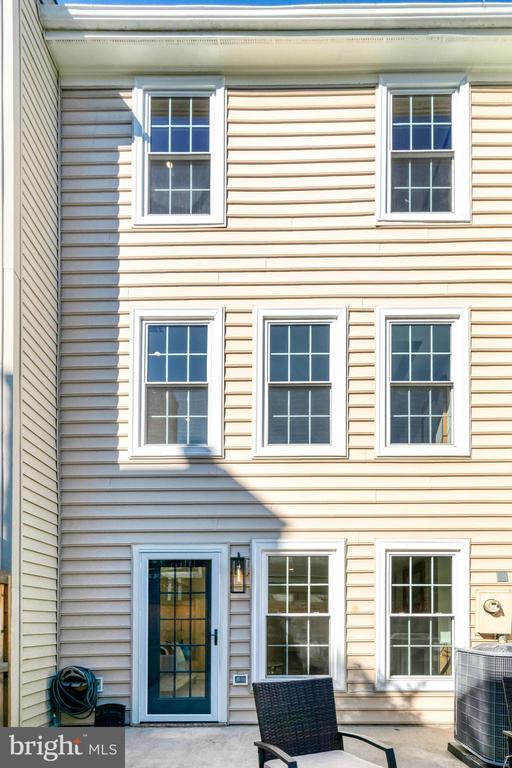 1205 MADISON STREET