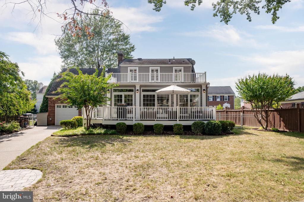 607 W VIEW TERRACE