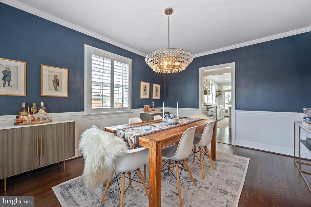 607 W VIEW TERRACE