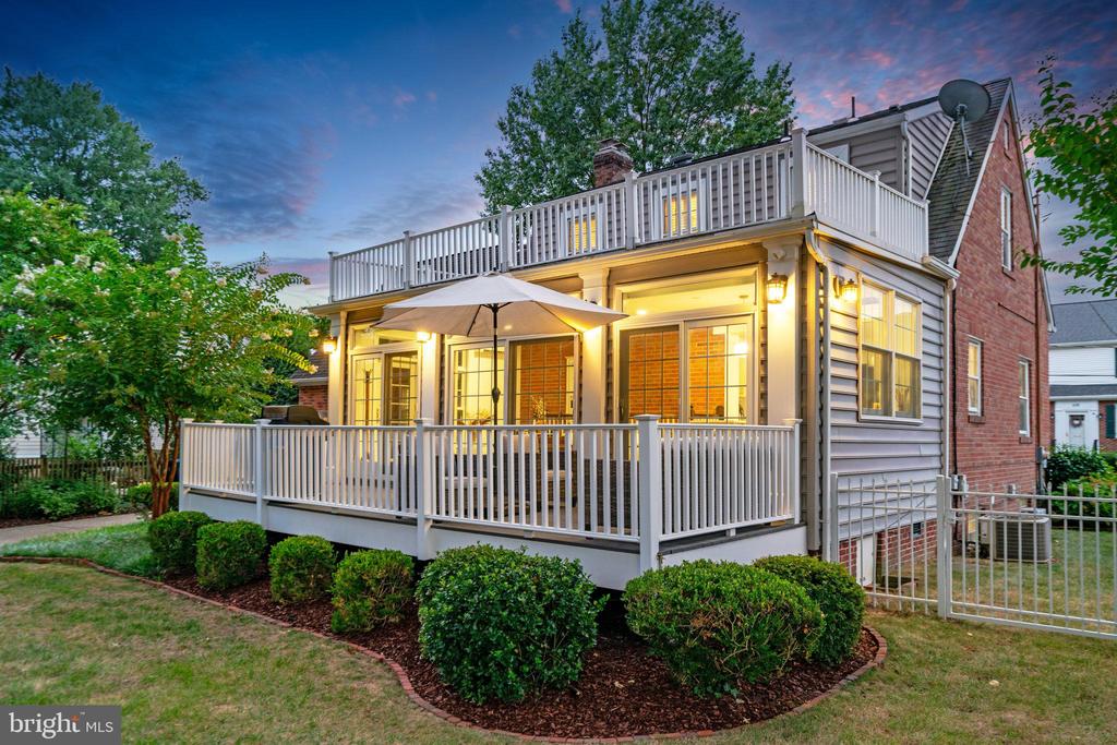607 W VIEW TERRACE